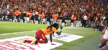 开云体育在线登入-世界室内五人制足球赛中国队晋级八强，世界室内足球五人制比赛历届冠军