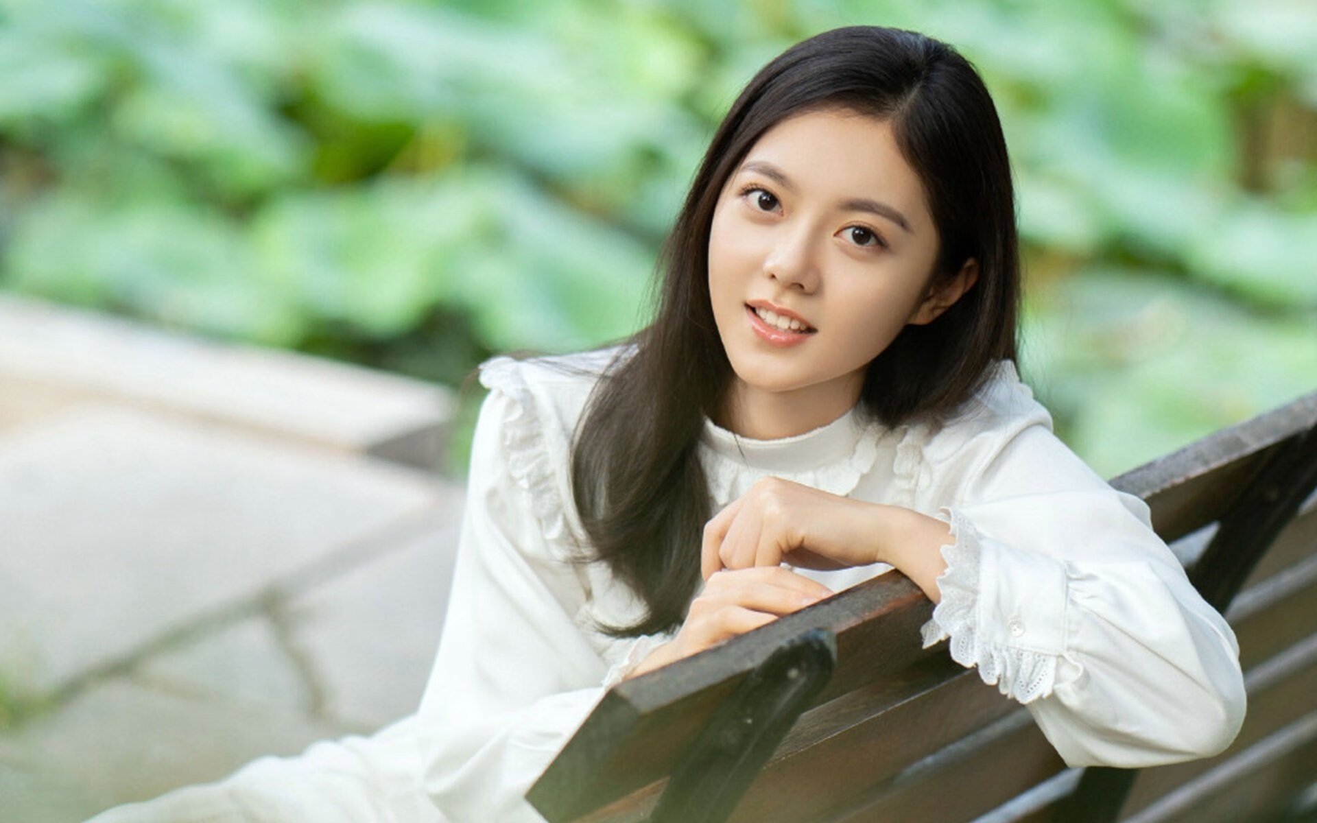 “高新体育中心:健力运动大展力量,选手挑战极限”