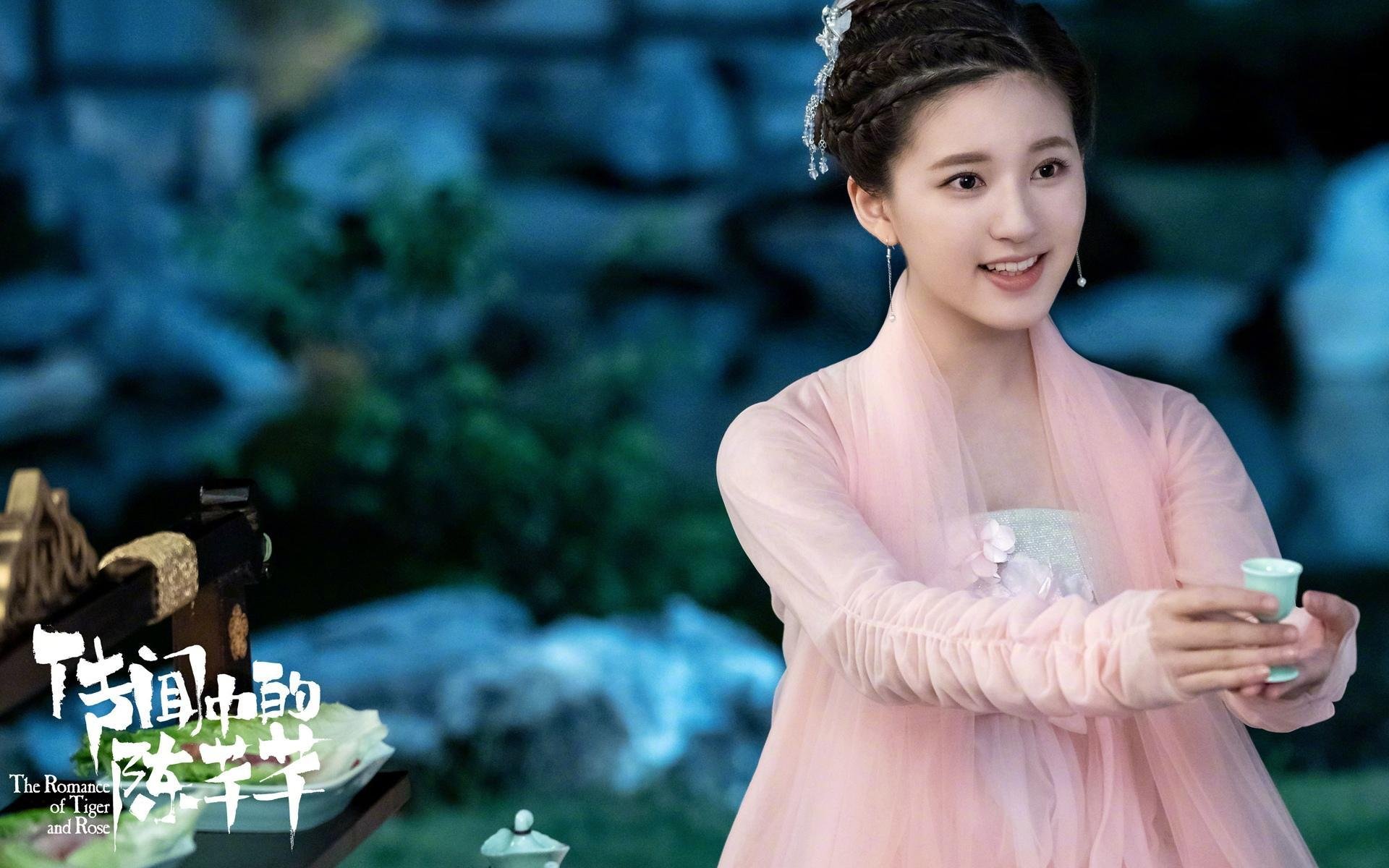 开云在线入口-哈登赞许年轻球员日渐成熟球队未来可期，哈登气质